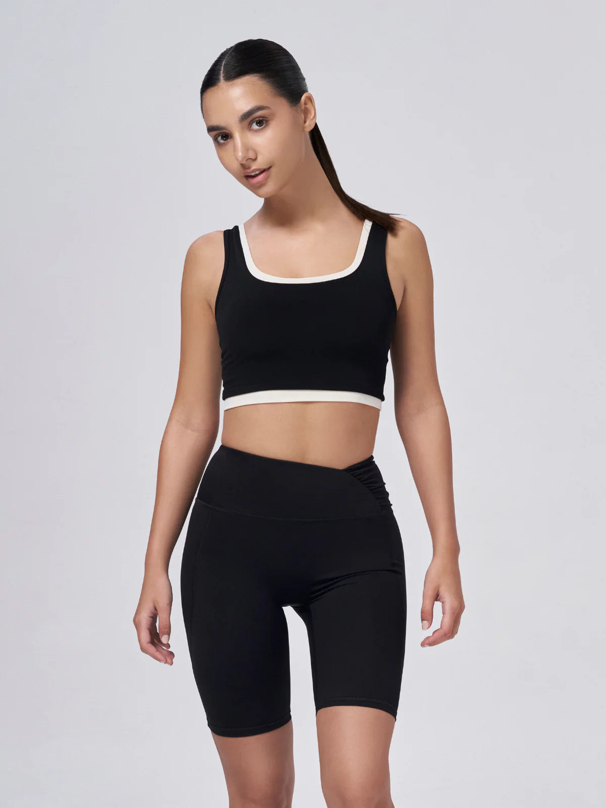 Top Negro Mujer de frente